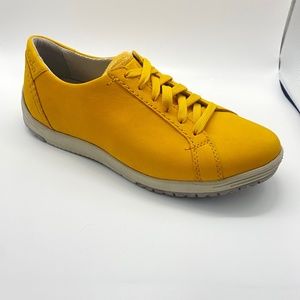 Dansko Leela YELLOW sz 38 waterproof sneakers